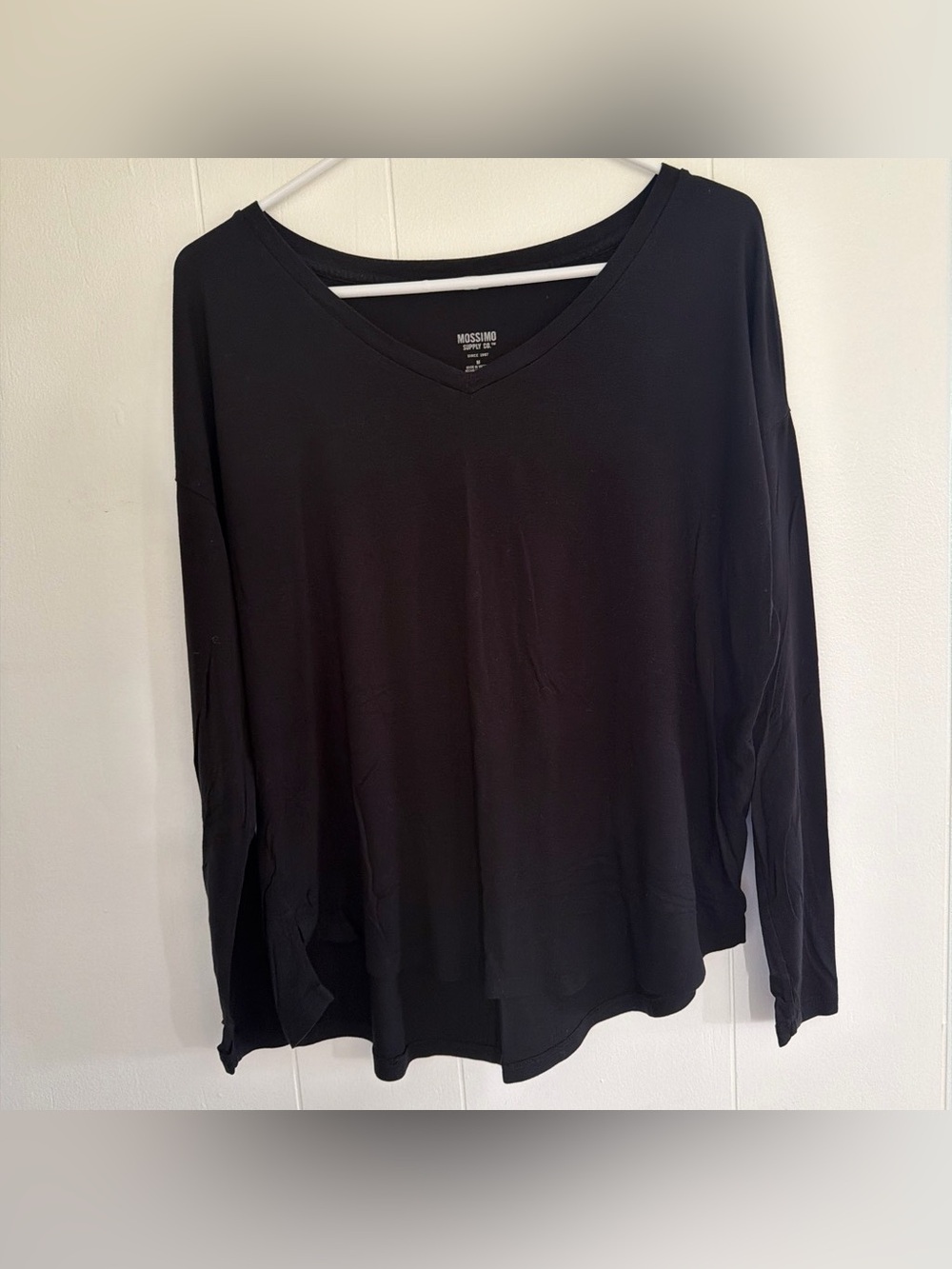 Mossimo Supply Co. Black V-Neck Long Sleeve Tee - Relaxed Fit